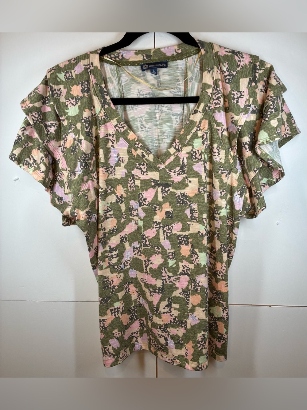 Democracy Flutter Sleeve V-Neck Abstract Women's Top Green Pink Size Large
